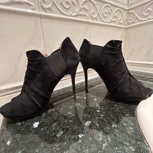 BCBG heels